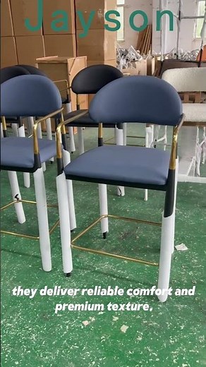 Luxury Bar Stools – Elegant Comfort 5