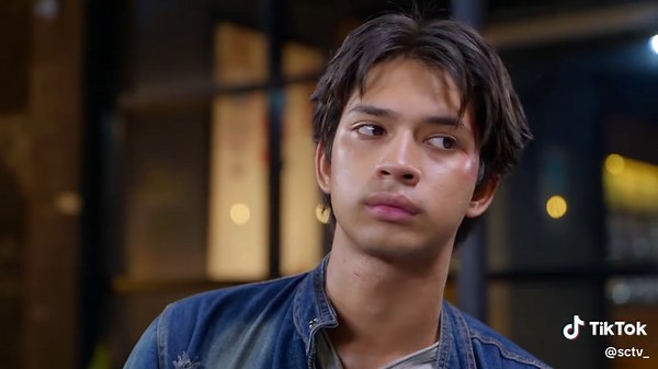 Cantika kasih perhatian ke Harry.. Saksikan sinetron #AsmaraGenZSCTV sore ini, pukul 16.35 WIB hanya di SCTV! Dibintangi oleh Nicole Rossi, Fattah Syach, Aqeela Calista, Arya Mohan, Harry Vaughan dan Raisa Marie. #SCTVSinetron #AsmaraGenZ #SCTVCuplikan #BullyBukanGenZ