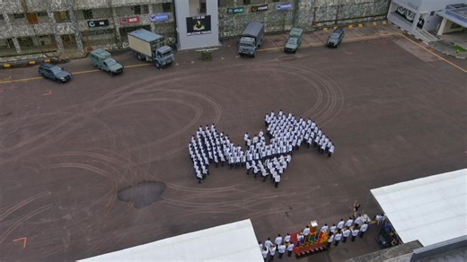 12K views · 153 reactions | Seamlessly transiting into the Bats Formation, symbolising the identity of the unit and the soldiers’ spirit of excellence. | The Singapore Army | Facebook