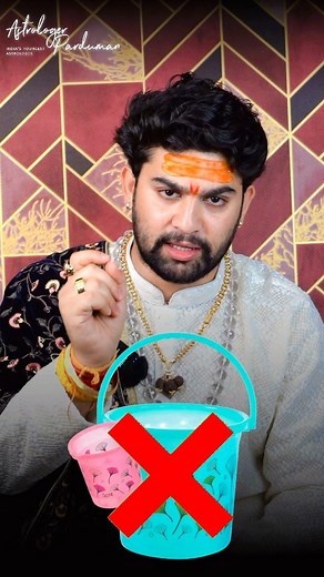 Vastu Remedies to remove Vastu Dosh of bathroom 🛁🪣✨💯 #vastulogy #vastutipsforhome #vastutips #vastuforbathroom #guruji #astroparduman #astrologytips #bucket #instagood #instadaily #simpleremedies #remedies #vastudosh 👉 Don't keep empty bucket in the bathroom. 👉 Try to avoid Red , Green , Mustard or White colour bucket. 👉Use only Blue colour bucket .🪣 Book your appointment on 917876999199 / 918053860999 📞☎️ Stay connected with us @astro_parduman 🙏❤️ | Astrologer Parduman Suri