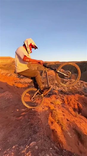 Riding the Most Risky Trails Ever! 🚵💨 #foryou #mtbreview #viral #shorts #downhill #mountainbike