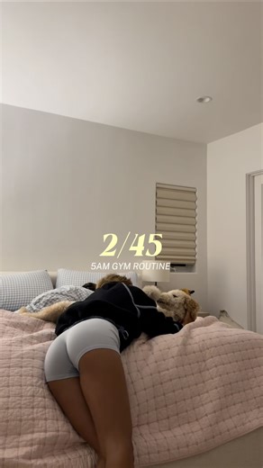 HOLLY BROOKS on Instagram: "5am Gym morning routine ⏰🌴👟🥑 now it’s not often you will see me up and about before 6am BUT I had a shoot AND an international flight today which meant movement needed to be completed first thing! Using all my fav @myprotein products first thing to keep me going (electrolytes - watermelon 🍉 is the BEST) (multi-vitamins + hair, skin + nail gummies!) - CODE BROOKS ad This probably won’t be a regular occurrence (due to the falling asleep at 2pm and 4 coffees … ) but