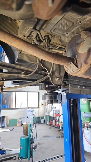 マフラー交換を簡単にする専用工具の紹介