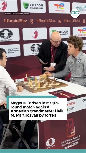 At the FIDE World Blitz Championship, Magnus Carlsen suffered an unusual defeat in his 14th-round match against Armenian grandmaster Haik M. Martirosyan. Under severe time pressure, Carlsen accidentally knocked over several pieces and pressed his clock before correctly restoring them. 🔺 Martirosyan immediately stopped the game and appealed to the arbiter. After reviewing the incident, officials ruled that Carlsen had breached blitz regulations, which require pieces to be properly reset before t