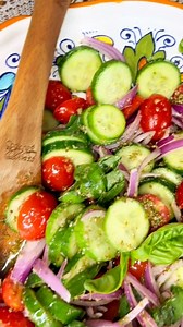 26K views · 546 reactions | What do you put in your summer Tomato Salad? 勒 RECIPE HERE ➡️ https://www.cookingwithnonna.com/italian-cuisine/cucumber-tomato-salad.html | Cooking with Nonna | Facebook