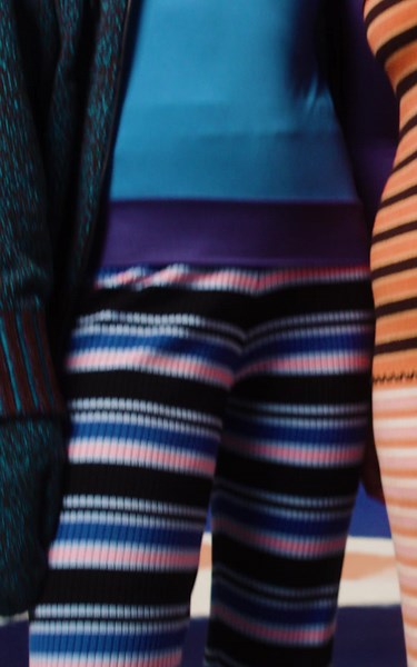 17K views · 26 reactions | 【2022年12月9日(金)より販売開始】 Timeless essentials, remixed. タイムレスな日常着に遊び心を 2022年冬シーズンも、シンプルな中にMARNIらしい大胆で遊び心溢れるカオスな世界観が融合したコレクションが完成しました。 https://s.uniqlo.com/3h01mMn | Uniqlo | Facebook