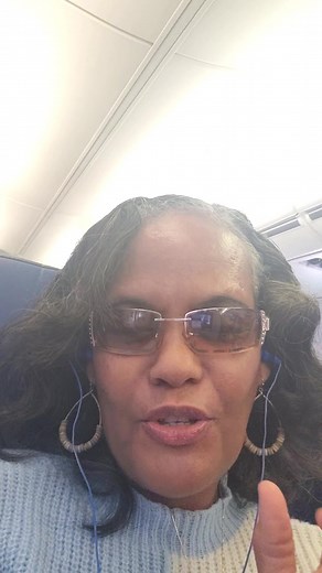 UNITED IS ALWAYS ON TIME, I LOVE THIS AIRLINE | Marilyn Ray