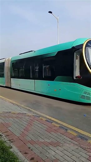Pakistan’s New Driverless Tram Bus Will Shock You! 🇵🇰😳 Looks 50 Years Ahead of India? #shorts