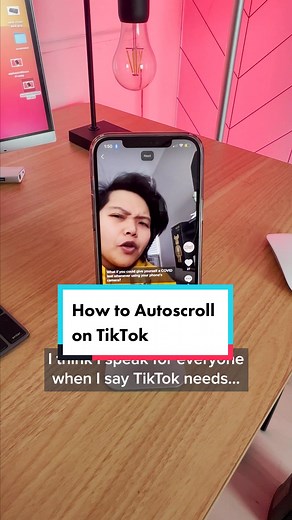 How to scroll through TikTok hands free. #tiktok #howto #tech #tips #tricks