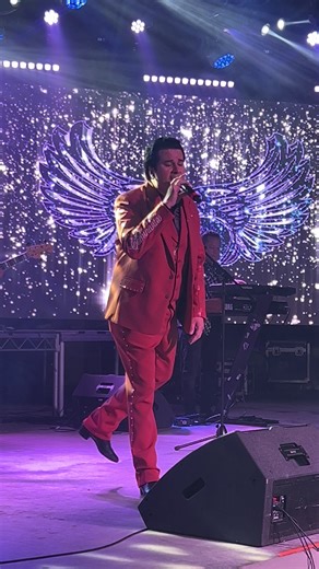 Concierto de Los Caminantes: Música Romántica en Vivo