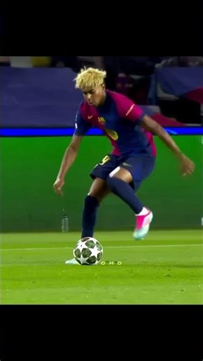 “Why Do Soccer Players Risk Wearing Small Shin Pad