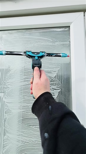 Mastering Traditional Window Cleaning Techniques