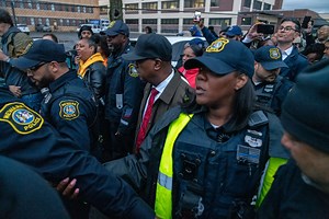 Newark mayor arrested for ICE 'trespassing'