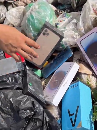 Restoring Broken iPhones Found in Trash