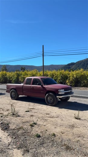 Nathan on Instagram: "Ripped out a fender liner 💀 - - - - - - - - - - - #desert #obs #obschevy #chevy #dually #duallytrucks #kmcwheels #oemplus #crewcab #bubbatruck #ford #dodge #cummins #duramax #powerstroke #gmc #truck #trucks #typ #trendingreels #viral #chevrolet #chevytrucks #fordtrucks #dodgetrucks #prerunner #lifted #454 #gm #gmt800"