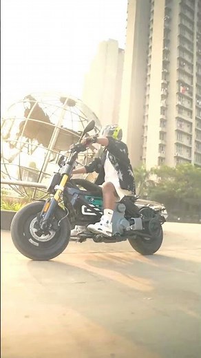 Electric Bike so POWERFUL ❓ BMW CE 02 💪 #bmw #bmwce02 #bikereview