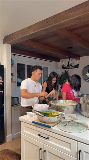 Alondra Sanchez on Instagram: "Nadie ba a parse #alondrix"