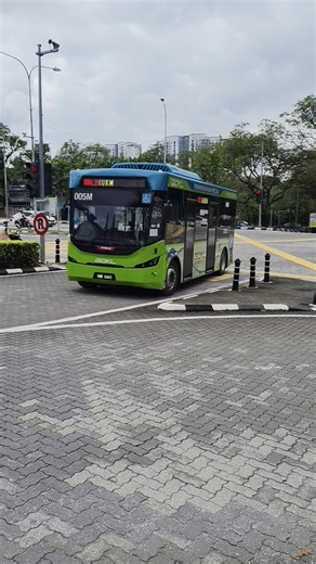 SKSBUS C3 Mini Electric Bus at route GOKL 15 arriving H.U.K.M