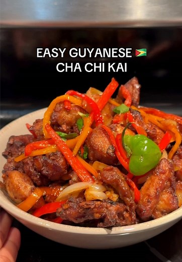 🔹Marinade: 3 lb boneless skinless chicken thighs, chunked 5 tbsp soy sauce 1½ tbsp oyster sauce 1½ tbsp cooking wine 1½ tbsp grated ginger 8 cloves garlic, crushed 1½ tsp Chinese five spice 1/2 tsp black pepper 1½ tsp brown sugar 1 large egg 8 tbsp cornstarch 🔹End Toss: 2 tbsp oil 4 cloves garlic, sliced 1 onion, sliced 1 sweet pepper, thinly sliced 2 tbsp soy sauce 1 tbsp cooking wine 2 tsp brown sugar 2 tsp sesame oil #chachikai #guyanesechinesefood #guyanesechicken
