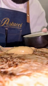 Počas týždňa vám prinášame nové aj obľúbené chute. Tešíme sa na vás pri obedoch. ⭐️8.9.2025 Pondelok 🫕🍲Denné menu - polievka a hlavné jedlo 🥤Plechovkový nápoj k menu v reštaurácii za zvýhodnenú cenu 2,00€ 0,15€ vratná záloha za obal ‼️ ROZVOZ V MESTE ZDARMA 🚗 BALNÉ je za poplatok 0,40€‼️Možné platiť kartou‼️ ⏱Časy rozvozu sú orientačné, čas záleží od množstva objednávok v daný deň. ☎0918817967 0,4l Slepačí vývar s rezancami, mäsom a zeleninou (1,3,9) (SK) (mimo menu 2,