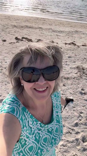 Just a chick at the beach #IHaveThisThingWithWaterAndSandSky