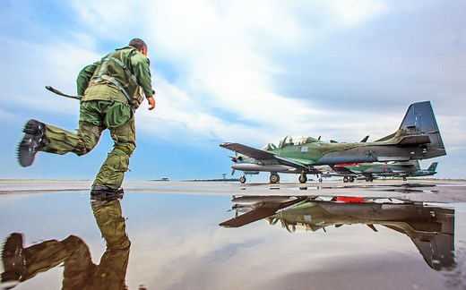 巴西军工的奇迹，最受欢迎的轻型攻击机之一A-29“超级巨嘴鸟”！并且出口给美国空军的“低空霸主”