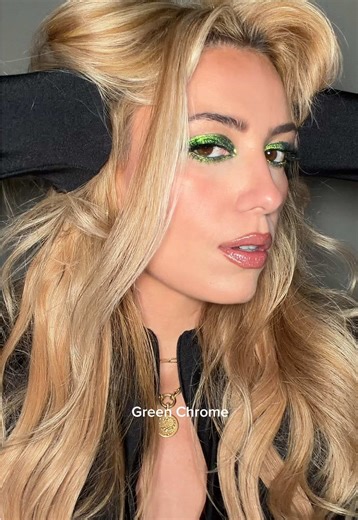 Embrace Green Makeup for a Vibrant Look