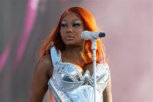 Nice Try, Trolls. Summer Walker BBLasts Body Shamers Criticizing Her Ample A$$ets: 'I’m Not Changing Or Reducing Anything!'