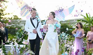 Vietnamese-American couple impresses with lavish fairytale wedding - VnExpress International