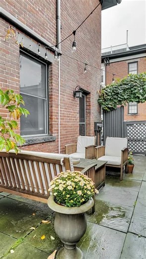 🏠❤️ Wooster Square Townhouse SOLD to my amazing clients who waited two years to finally find their dream home!! . . #ctrealtor #woostersquare #historichomes #condoliving #movingtoct #theone #worththewait | Michelle Chadwick-Hotis_Realtor