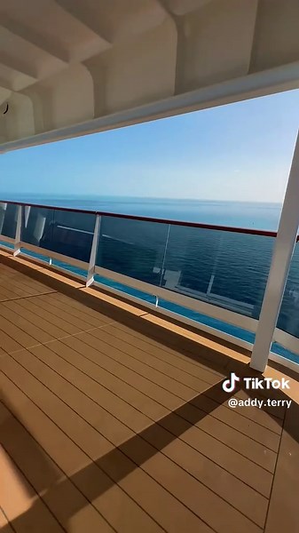 Discover the Grand Suite Aurea on MSC World America