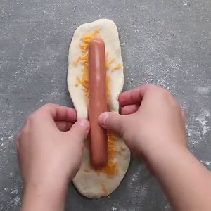 670K views · 1.9K reactions | All you need are hot dogs and games for a good time!  Recipes here: https://tasty.co/compilation/7-hot-dog-recipes-for-your-next-game-night | Tasty | Facebook