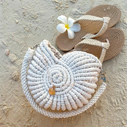 3D Macrame Seashell Bag • Hand-knotted Cotton Beach Purse • Coastal Boho Accessory - Etsy