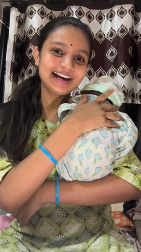 ishika_ashish__ on Instagram: "Burping easiest hack. #instagram #burping #newmom #twinmom #twinbbabygirls"