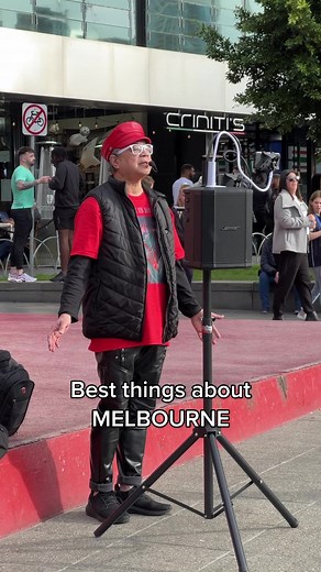 Best things about MELBOURNE #melbournelife #melbourne #visitmelbourne #cityofmelbourne #explore #peoplewatching #southbank #buskers #buskersinging #christmas #joy #sing #frankielee
