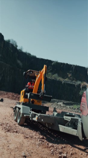 Tough jobs? Tight spaces? The JCB 16C-1 mini excavator handles both. Compact, powerful and easily transported by towing behind a van or pickup. | JCB