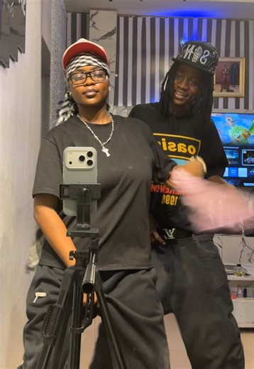 @The Boy On Cap🙈🧢 😂😂 #sheisteenah #goviral #trend #dance