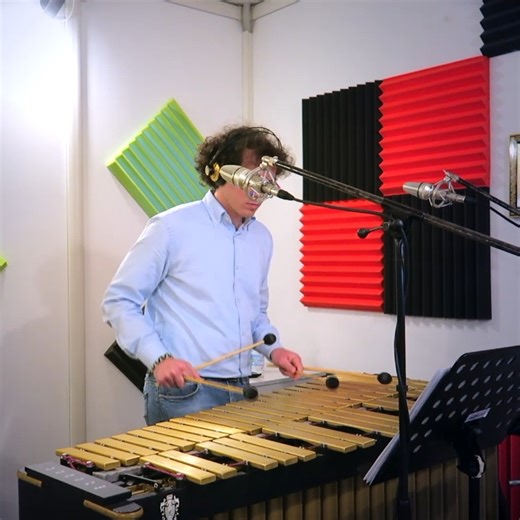 🎶 “Chick” is an original composition dedicated to the one and only Chick Corea, one of my all-time favorite musicians 🙌✨ The tune is part of my album Portraits 🎨🎵 🎷 Tommaso Troncon – sax 🎹 @scaramellagiulio – piano 🥁 @marcosoldaa à – drums 🎸 @riccardodivinci – bass 💛 A little tribute to a jazz giant who inspired generations of musicians! 🎬FULL VIDEO ON MY YOUTUBE CHANNEL 📀 Recorded by @mariomarcassa 🎚️ Mix, Master: @maxtrisotto 🎬 Video editing: Giovanni Perin 🤟🏻 If you’d like to s