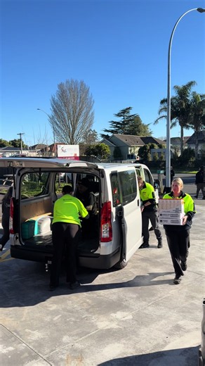 ❤️🖤🤍At PAK’nSAVE Mill Street, we believe being part of the community means more than just serving it—it means showing up, lending a hand, and supporting initiatives that make a real difference. Recently, our team had the privilege of helping prepare Te Kāpata Kai o Kirikiriroa – Kirikiriroa’s Cupboard ahead of its opening. It was incredibly rewarding to play a small part in bringing this wonderful kaupapa to life. Created to provide local whānau with affordable groceries, dignity, choice, and 