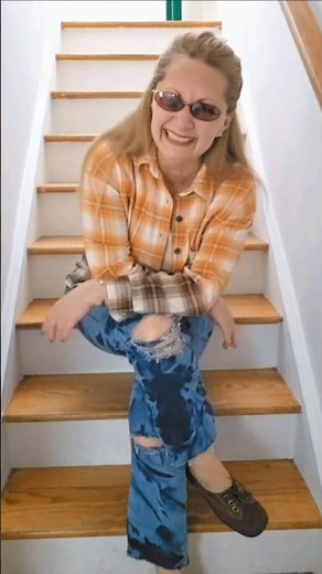 Transform your closet with just a little bleach #diyfashion #refashion #grungestyle