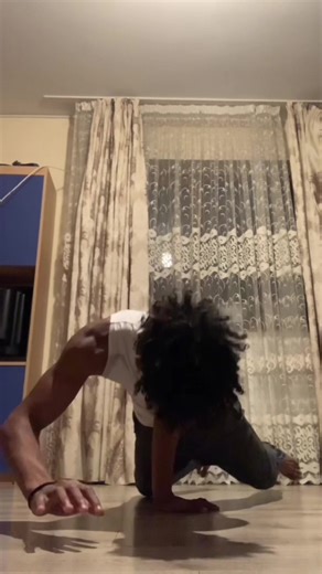 Elebow într-o singură mână#CapCut #sprijinpeosinguramana #calisthenics #fyp #bodyweighttraining