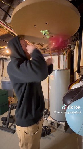 Speed check #speedbag #speedbagging #boxing #fitness #coordination #speed #fitnessmotivation #fitnessroutine #punching #boxer #exercise #boxersoftiktok #exerciseathome #punch #workout #practice #fit