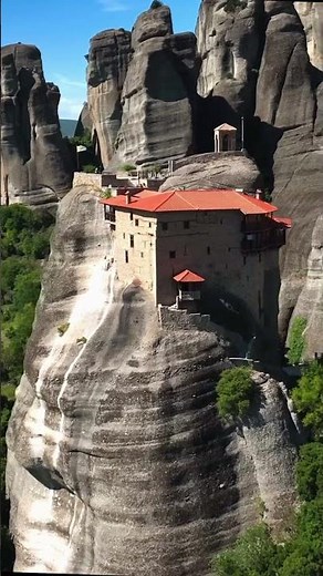 Meteora: Greece’s Floating Monasteries Above the Clouds 🇬🇷⛰️✨