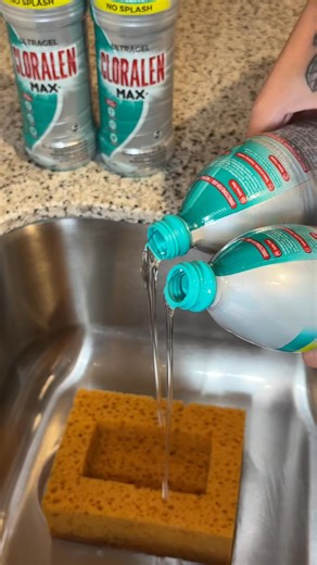 One product challenge Bleach Gel ✨ Cleantok friends join me and post a video using only one product, doesn’t matter how much of what, just 1 product only ☺️ If you do anything bleach please use gloves only dummy’s don’t 🤡 #spongeasmr #cleantok #bleach #asmr #fyp | suddzen