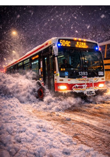 Are you out in the #snowstorm? 🥶❄️TTC bus stuck on an icy Toronto hill #winterstorm #Toronto #TTC #publictransit