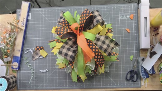 Have y'all ever seen a mailbox wreah?! Join Damon as he shows us how to make a statement piece for our mailboxes! This design is perfect for the fall and Halloween season, y'all! | DecoExchange