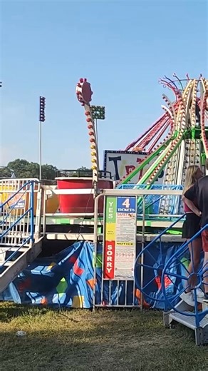 31K views · 459 reactions | Gillette Show's Tip Top at the Saratoga County Fair - filmed by Ray. #funfair #fairgrounds #ferias #kirmes #kermis #foraine #foire #tivoli #lunapark #carnival #midway #saratoga #fypchallenge #followersreelsfypシ゚viralシfypシ゚viralシ #followersreelsfypシ゚viralシfypシ゚viralシalシ #facebookreelsviral | Fun Fair Rides | Facebook