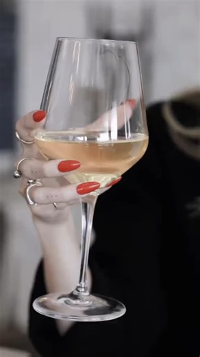 ✨ Where Columbus comes to unwind. At The Boat House, good food, good drinks, and riverfront views come together for the perfect escape — whether it’s date night, a celebration, or just a reason to treat yourself. Pull up a chair, sip something refreshing, and soak in the skyline. 🌇🍸 | The Boat House Restaurant at Confluence Park