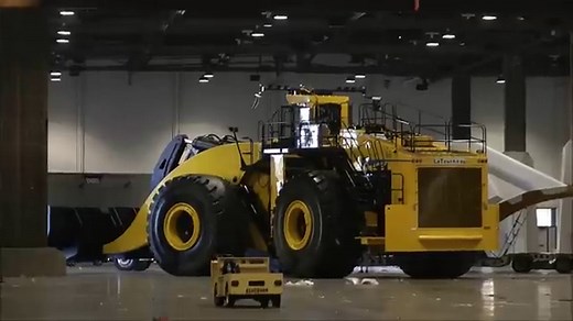 263 Tonnen, 2.300 PS: Der größte Radlader der Welt