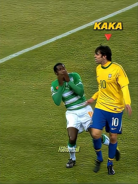 The Harsh Red Card That Shocked Kaká 😳